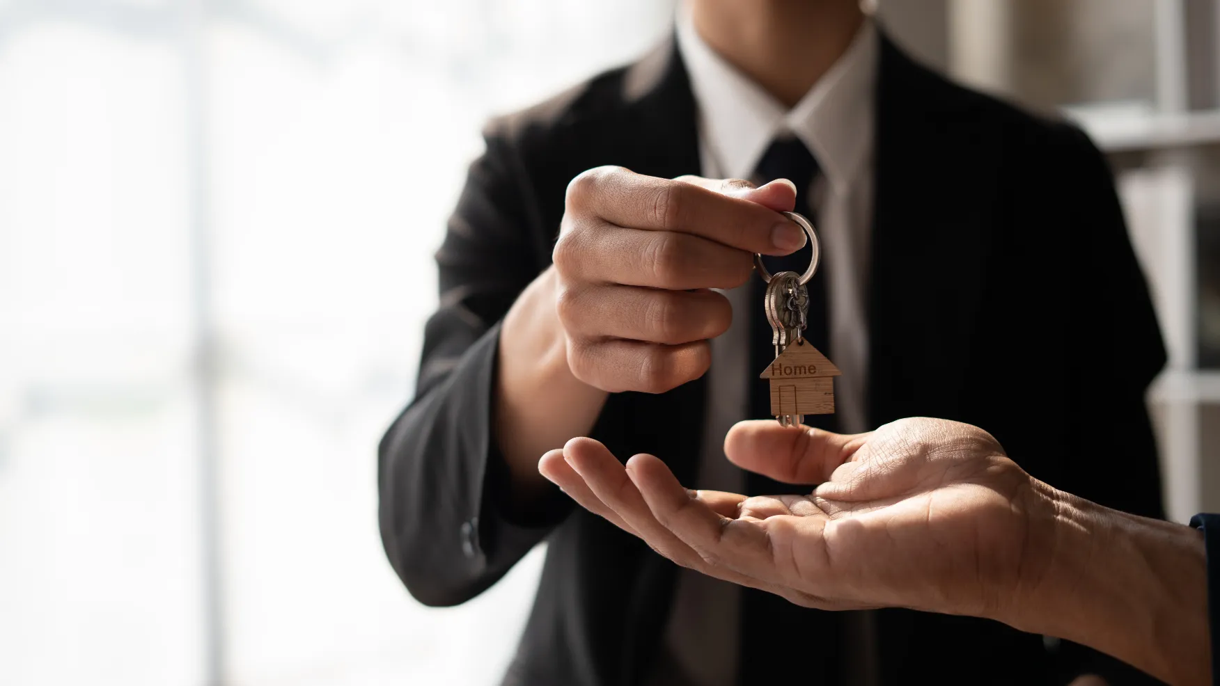 real-estate-agent-talked-about-the-terms-of-the-ho-2023-03-06-19-06-39-utc